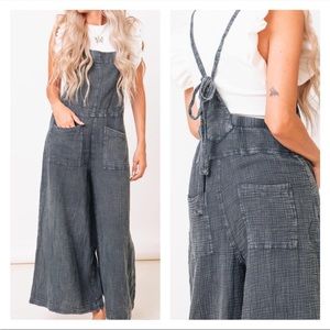 NWT Easel Washed Denim Textured Tie Back Wide Leg Pocket Boho Jumper Jumpsuit